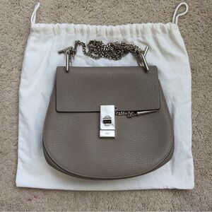 CHLOE Grained Lambskin Drew Shoulder Bag in Motty Grey